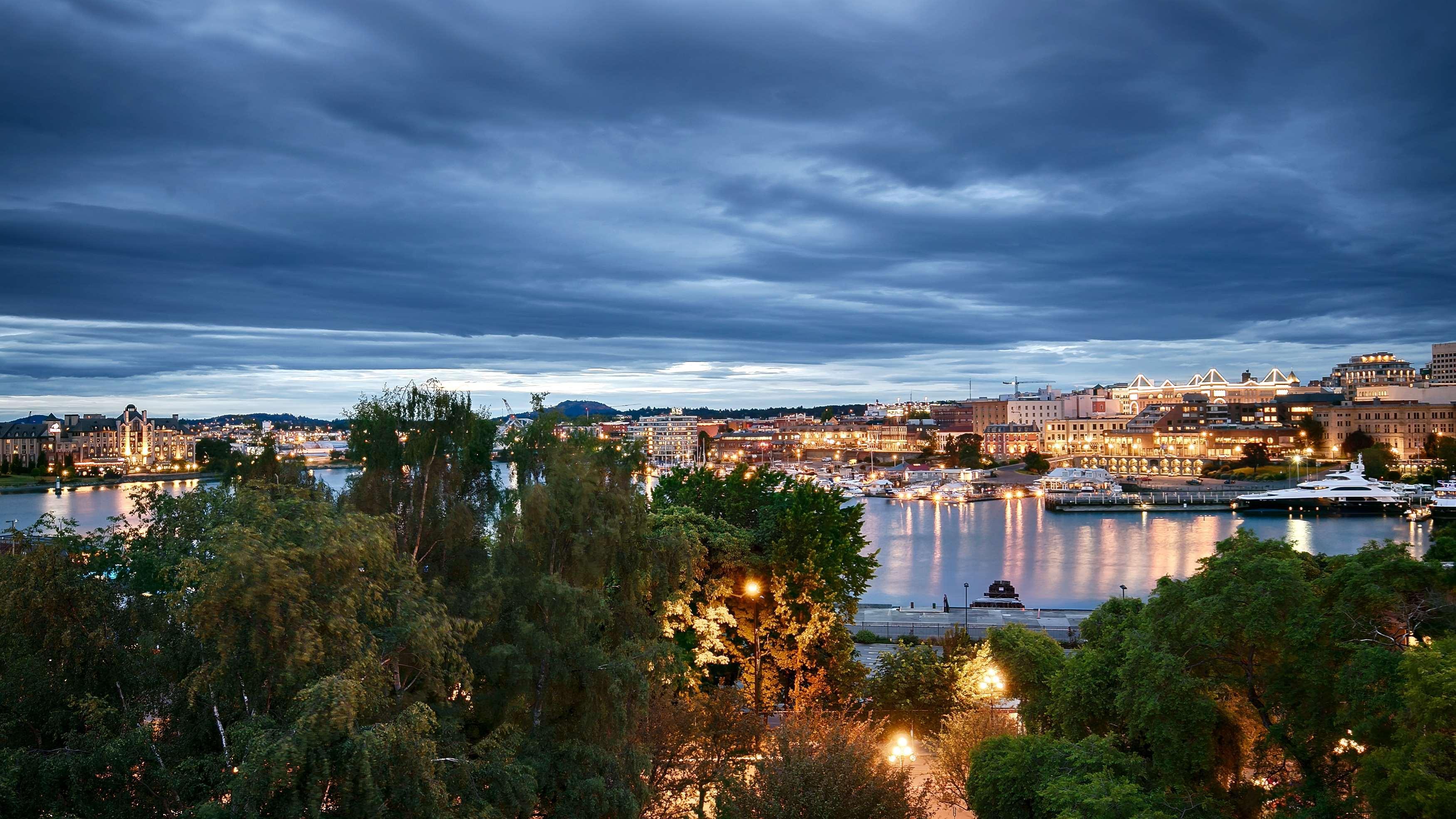 Hotel Western Inner Harbour 3*